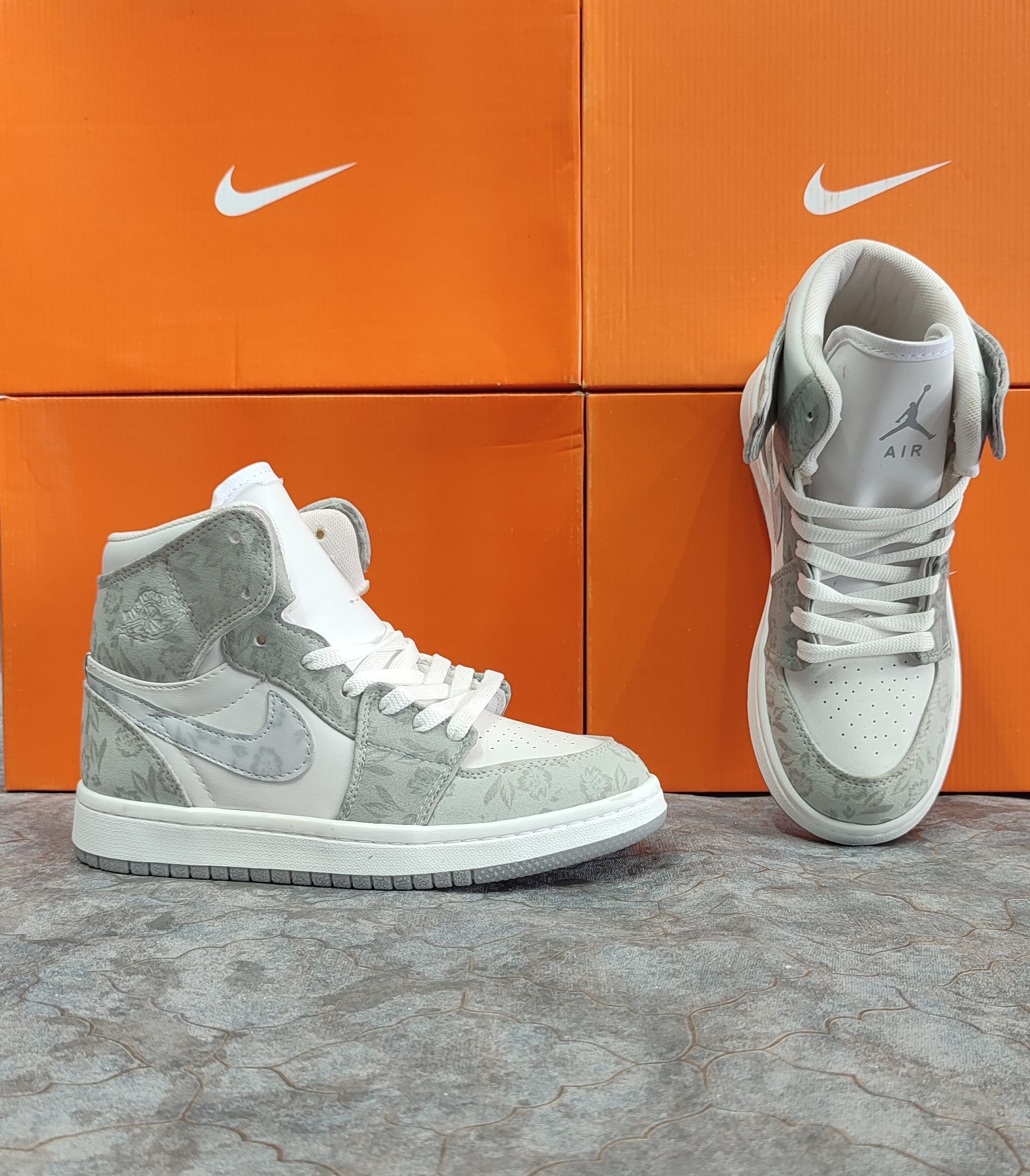 کفش جردن 1 طوسی | جردن وان طوسی | Jordan 1 Grey